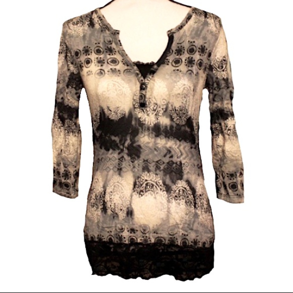 Abstract Lace top